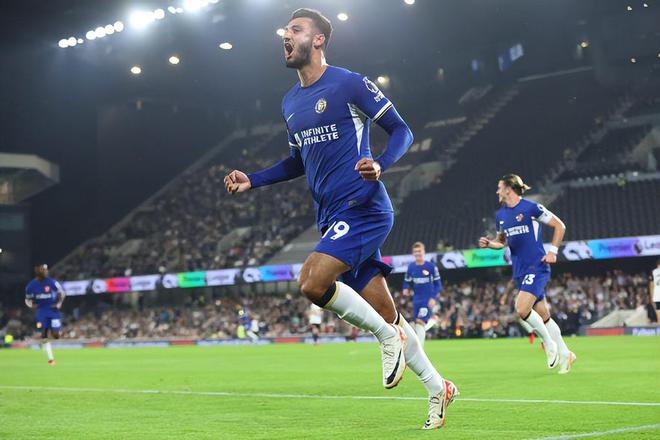 残忍！特雷杨被交易时坐在替补席 随后被叫回更衣室