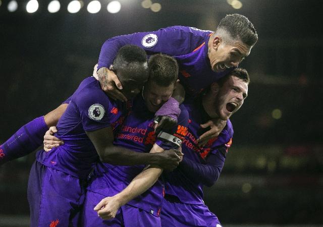 国足新年首次公开训练 邵佳一笑逐颜开