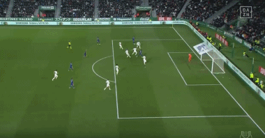 组图 CBA北京主场大胜广东 赵睿关心徐杰伤情