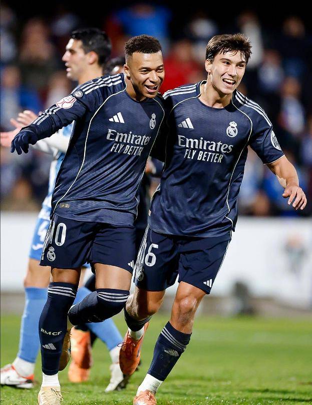 西甲：巴萨4-2战胜马竞